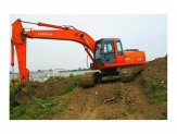 Экскаватор HITACHI 200 на гусеничном ходу, ковш кубовый