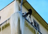 Уборка снега с крыш