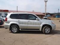 Lexus GX 470, 2004г., серебристого цвета, продаю.